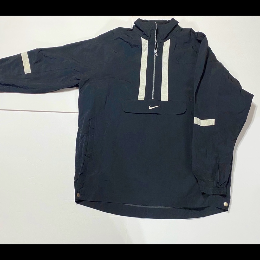 Black and white Nike windbreaker